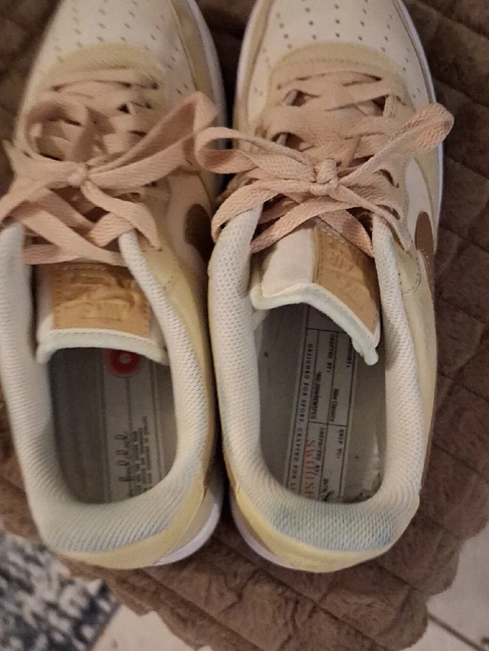 Nike Low-Top Sneakers in Cream, Tan & Brown